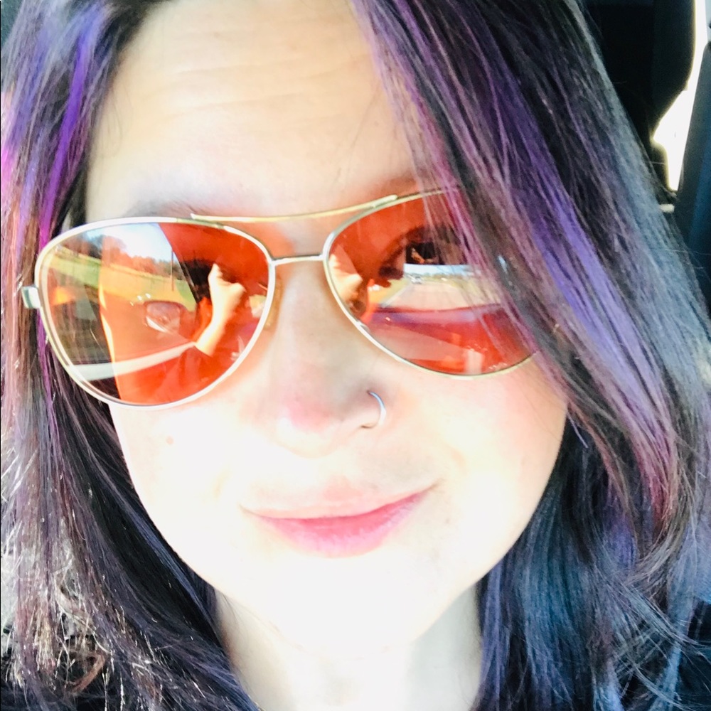 Meet your Posher, Odris